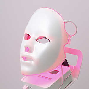 「オペラ座の美人ヴェラドンナ」日本初上陸！マスク型LEDスペクトル美顔器